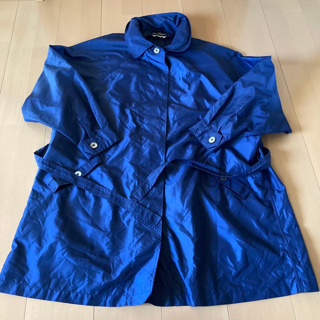 フェラガモ　ネイビー パッカブル　レインコート ベルト付きステンカラーコート