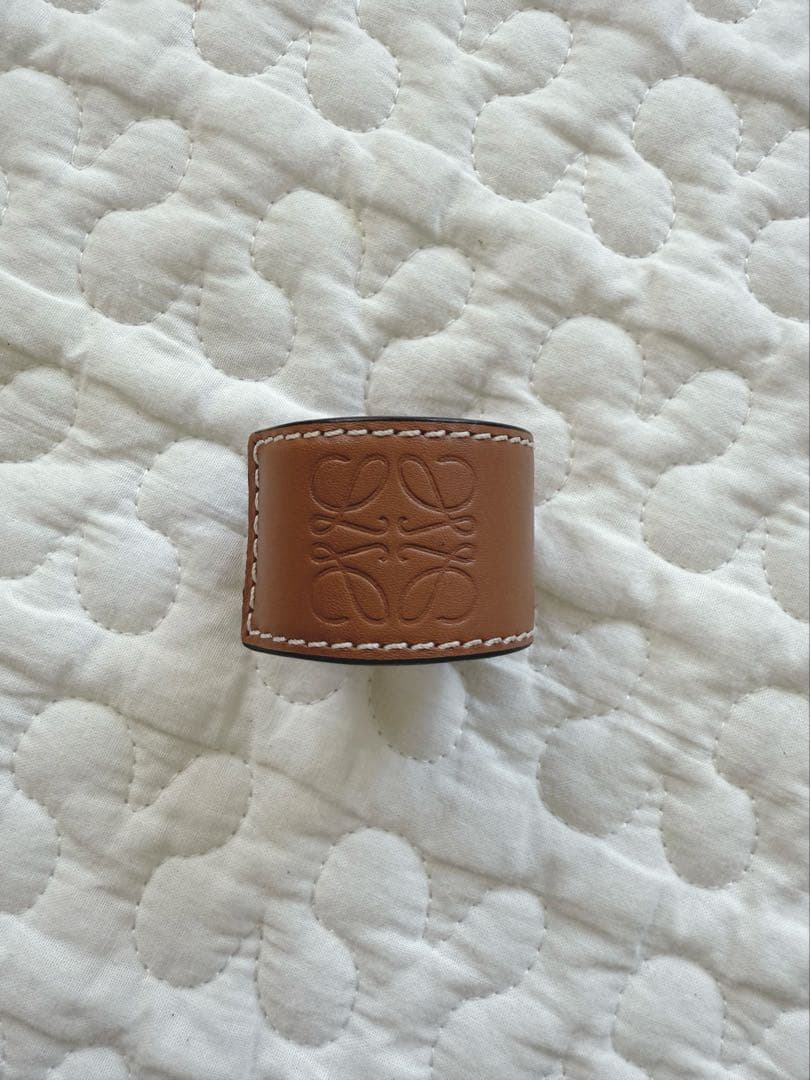 ロエベバングル