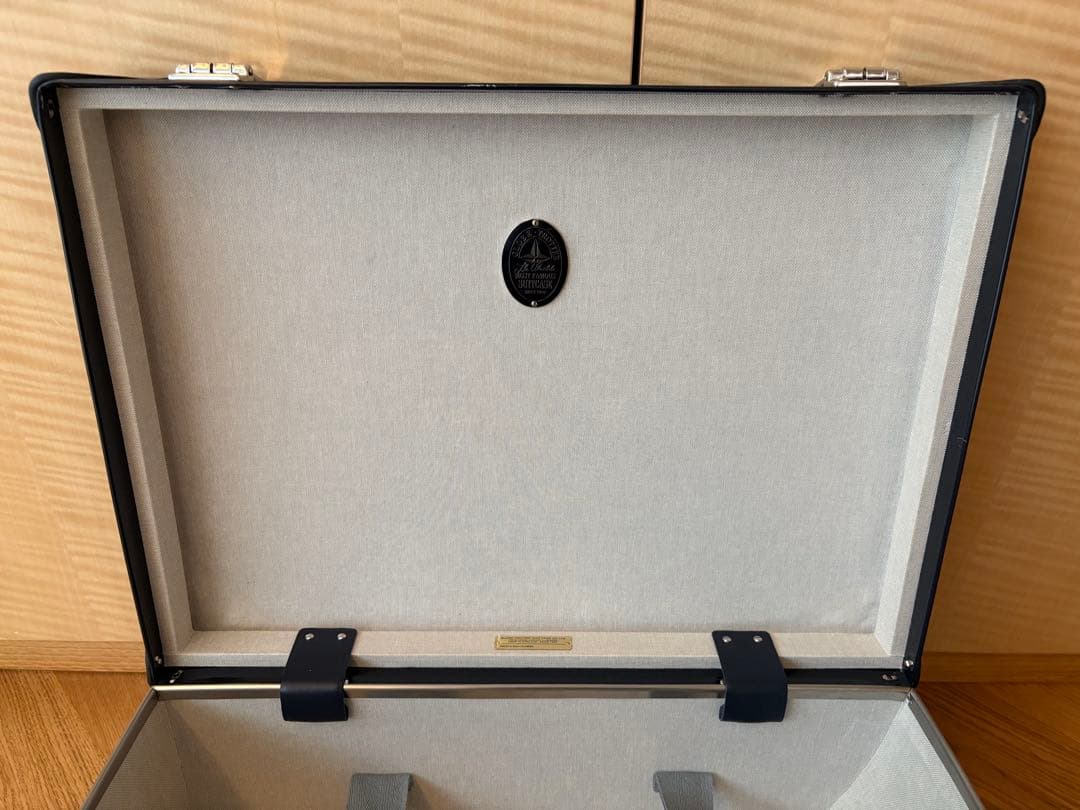 【再度お値下げ・美品】グローブトロッターネイビー2輪