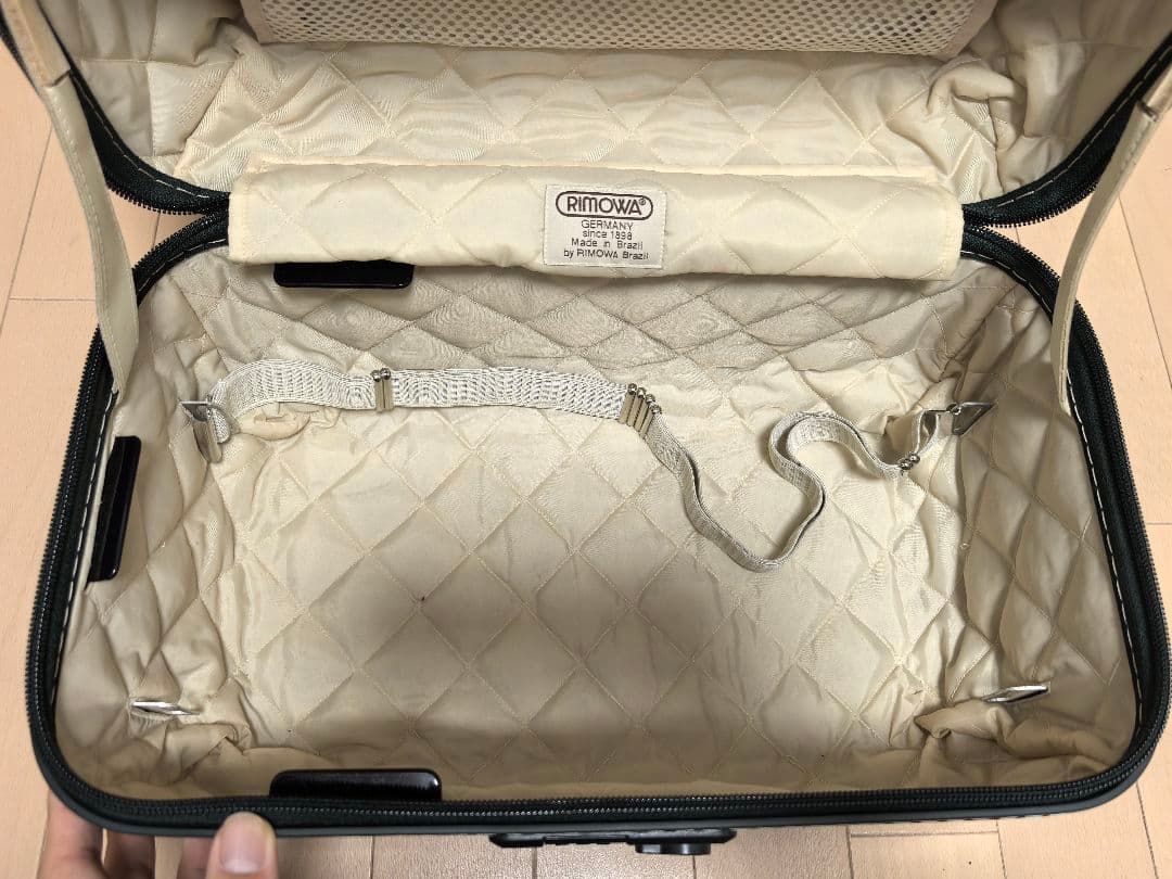 [値下不可]RIMOWA リモワ ボサノバビューティーケース ダイヤルロック式