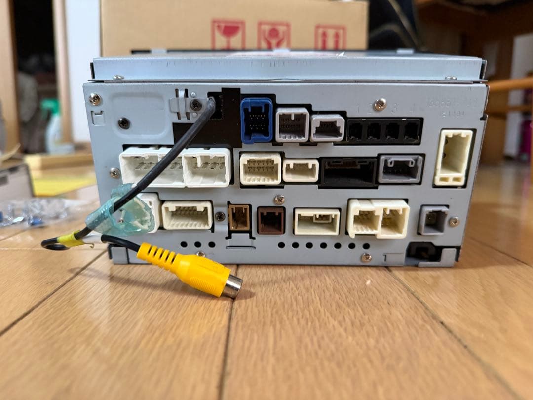 トヨタ カーナビ本体　NSZT Y64T