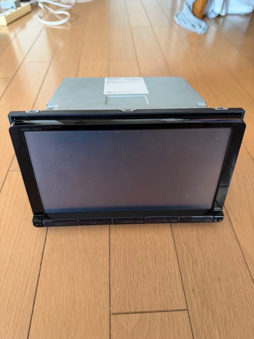 トヨタ カーナビ本体　NSZT Y64T