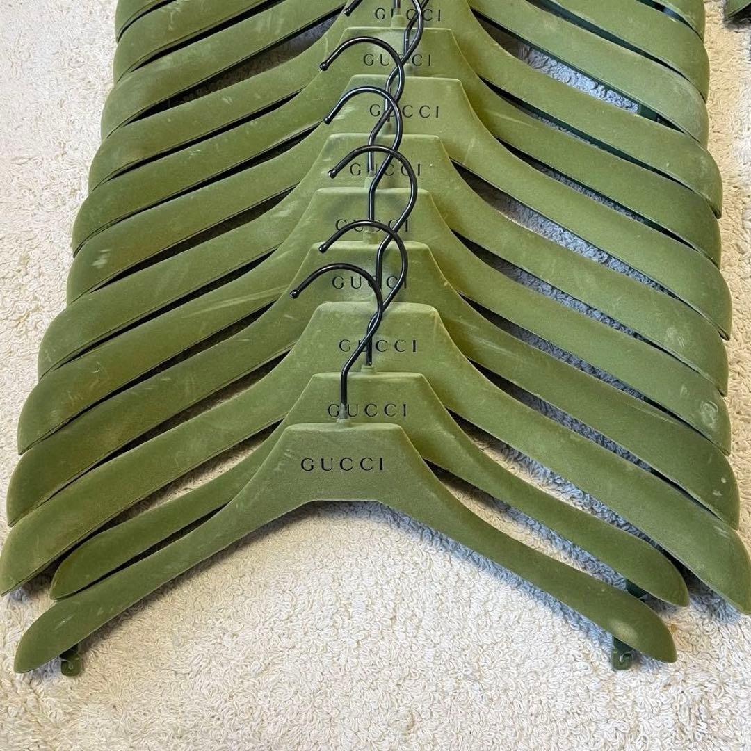 GUCCI 34本 ベロア グリーン×ブラック ハンガーセット