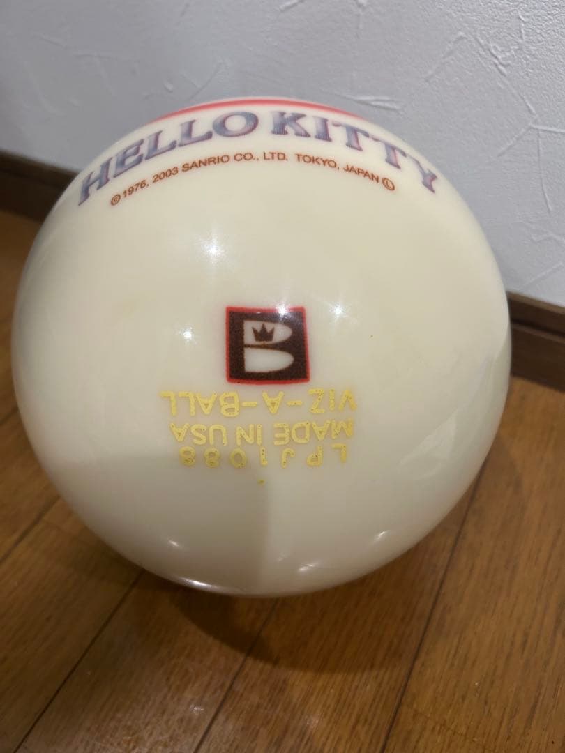 HELLO KITTY ボウリングボール