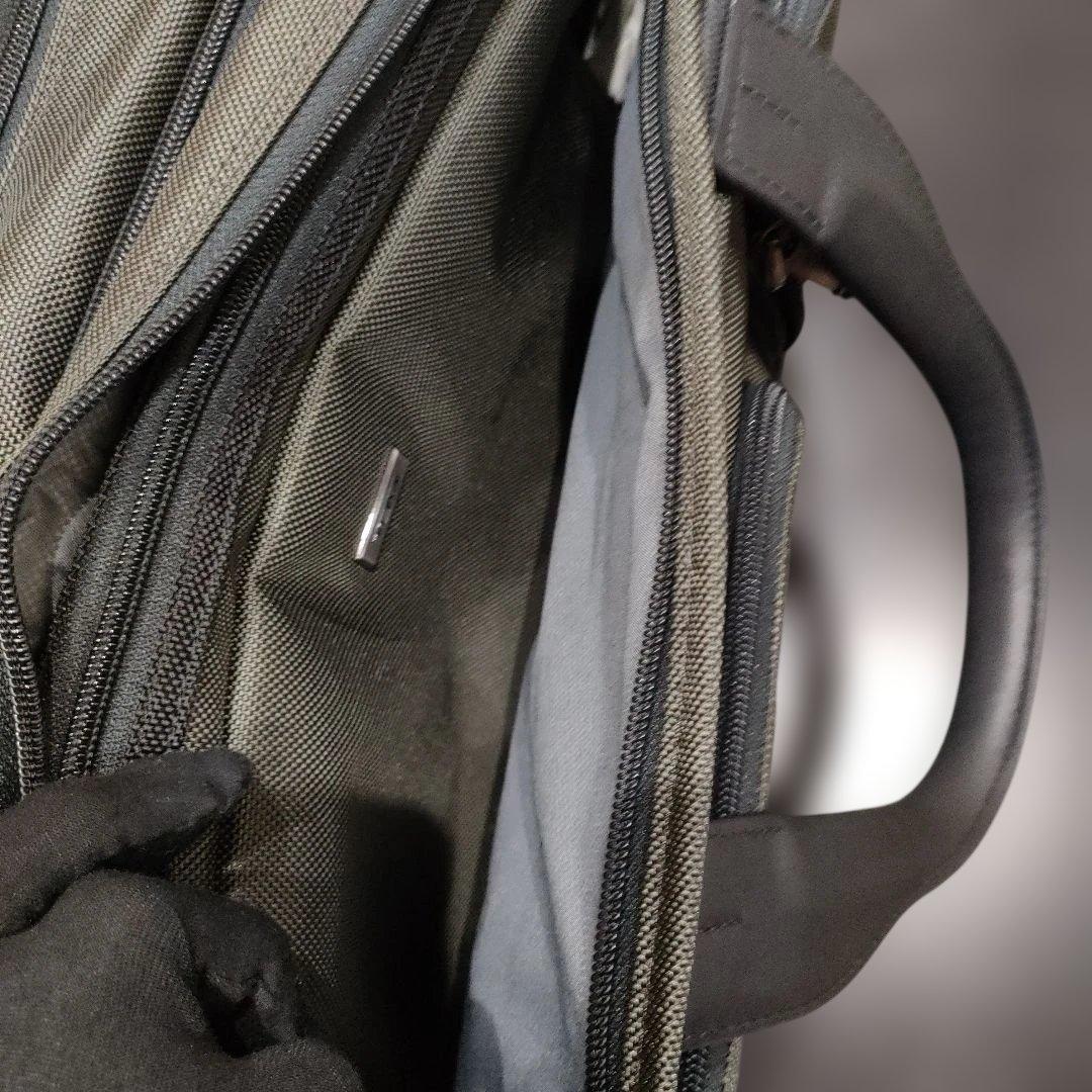 TUMIバック　026141WL2E　ほぼ未使用