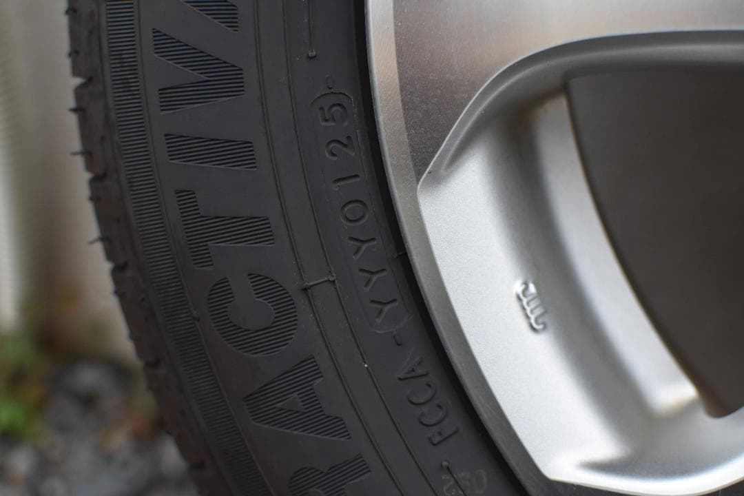 ノーマルタイヤ ２０２５年製　４本　ホンダ　純正ホイル付　15インチ