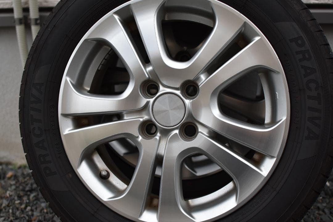 ノーマルタイヤ ２０２５年製　４本　ホンダ　純正ホイル付　15インチ