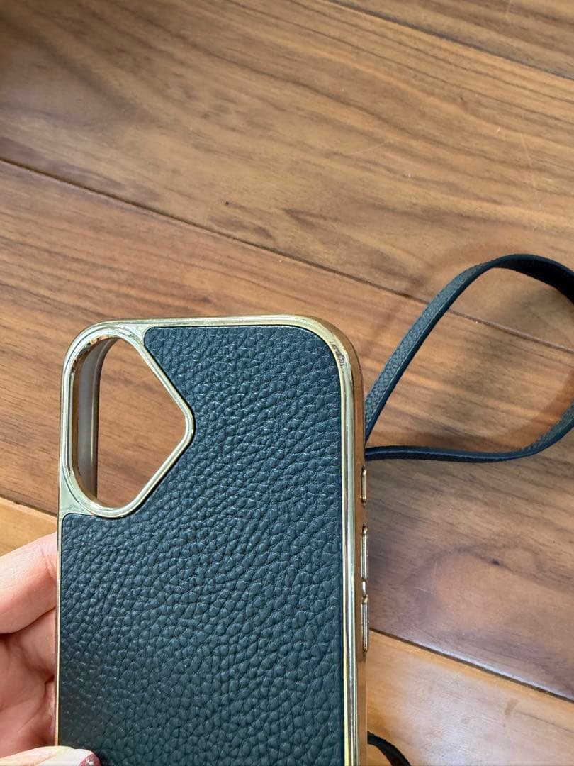 BANDOLIER iPhone17用ショルダーケース