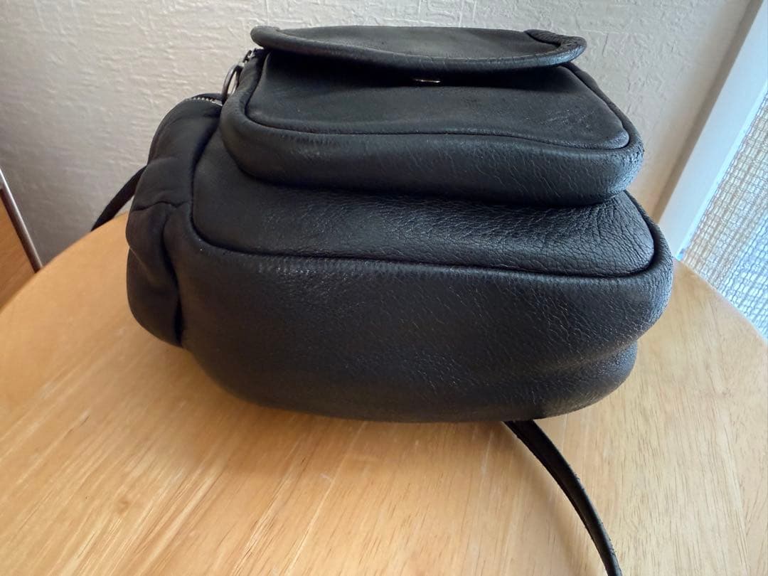 アエタ ショルダーバッグ ディアレザー 斜め掛け ボディクロス　黒