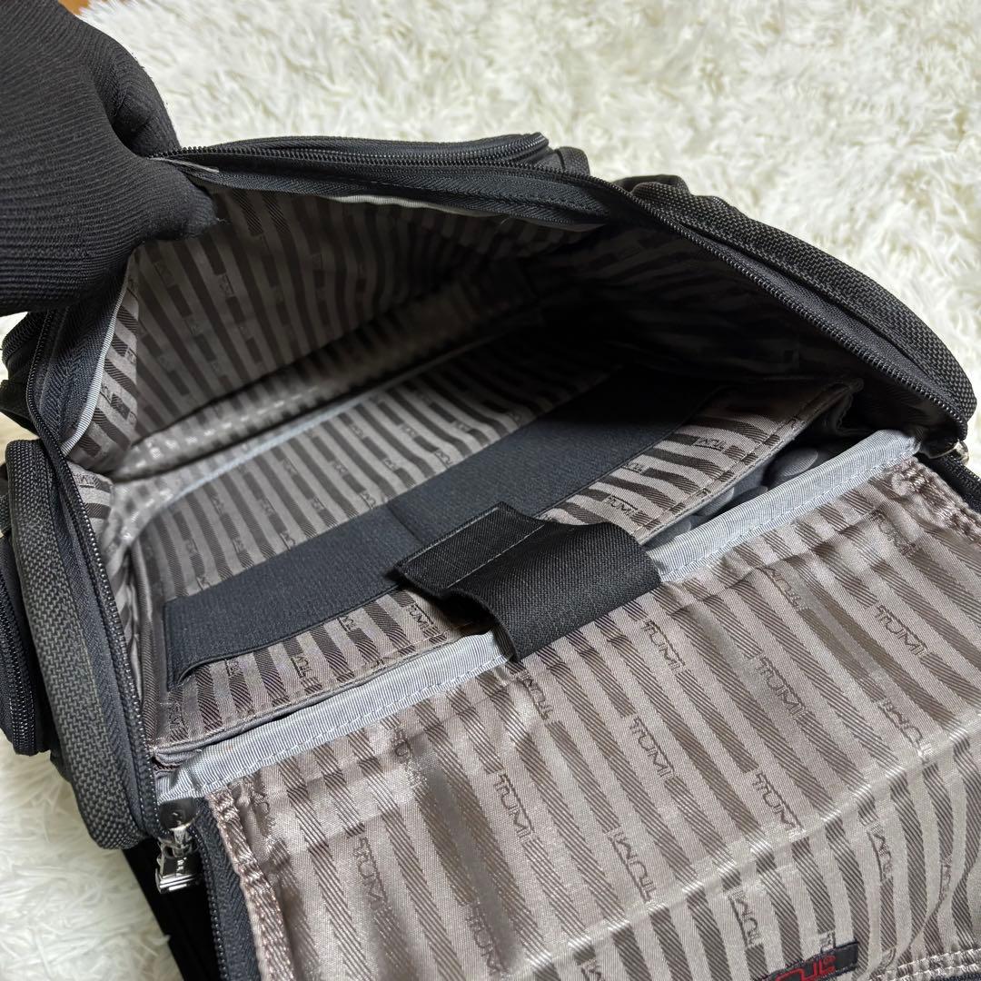 f*i様 TUMI ビジネス リュック PC対応 ブラック チャーム付 ナイロン