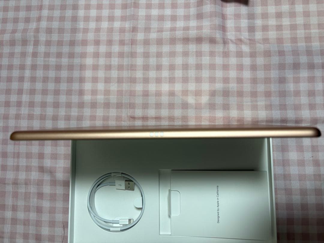 iPad 第7世代　32GB 箱あり　充電器　充電ケーブルあり