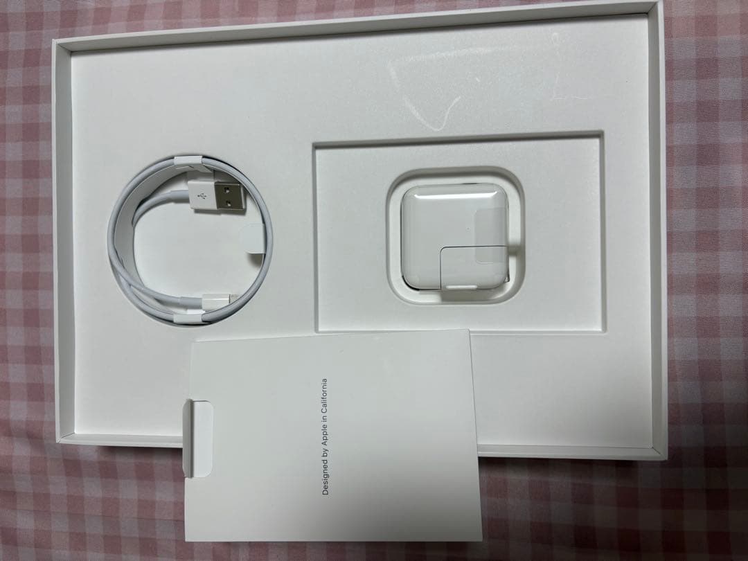 iPad 第7世代　32GB 箱あり　充電器　充電ケーブルあり