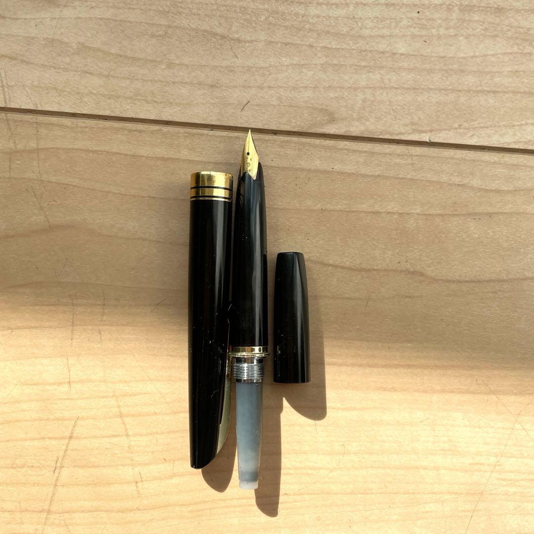 プラチナ 22 万年筆 ペン先22K刻印。0