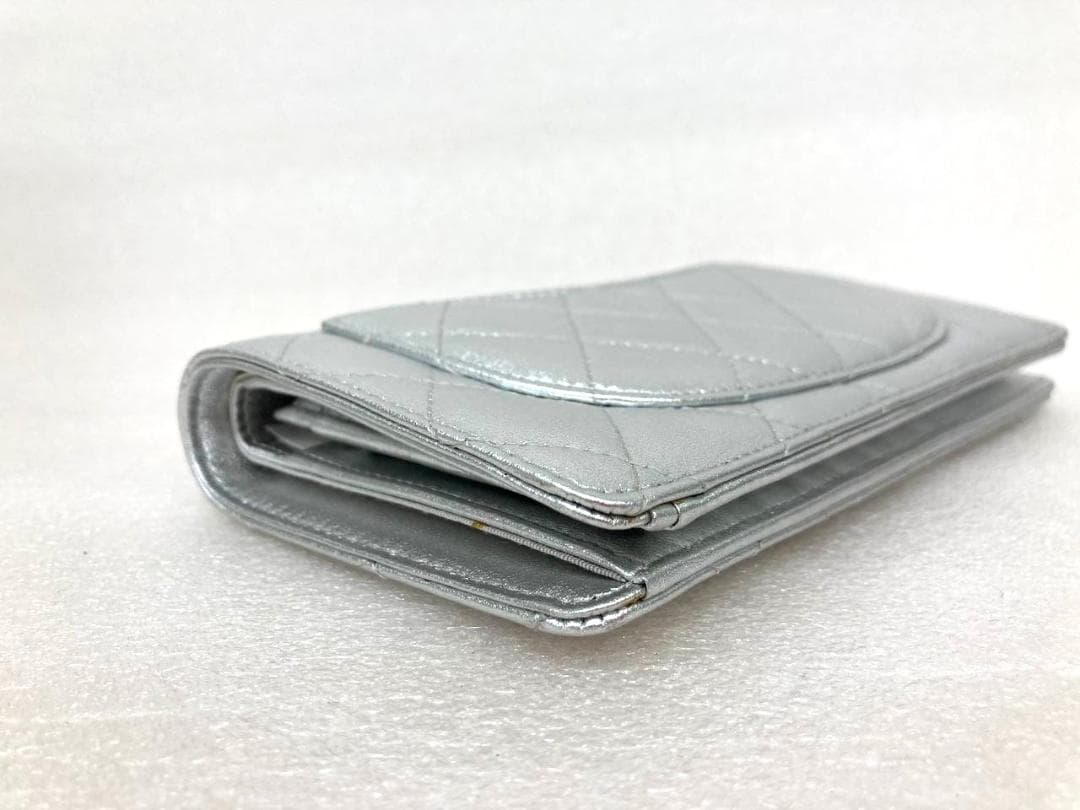 ♡ ギャランティ・箱付き ♡ CHANEL マトラッセ　シルバー 長財布