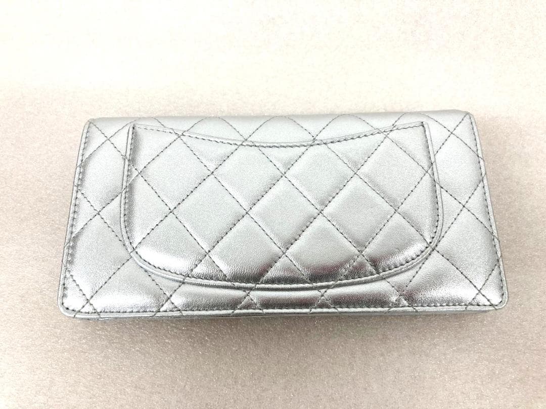 ♡ ギャランティ・箱付き ♡ CHANEL マトラッセ　シルバー 長財布