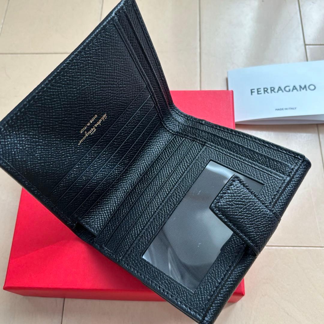 フェラガモ FERRAGAMO ガンチーニ 二つ折り財布