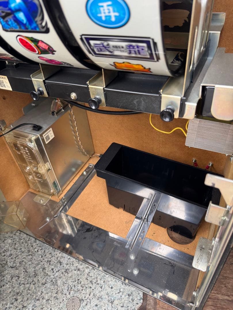 【送料込み！すぐに遊べる！】格闘美神武龍　実機　パチスロ