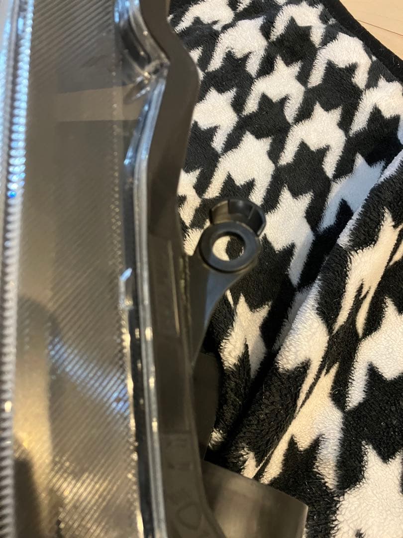 プリウスα後期　ヘッドライト