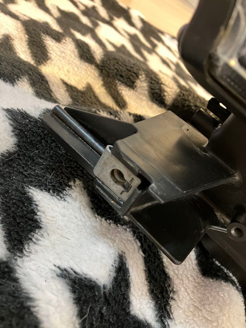 プリウスα後期　ヘッドライト