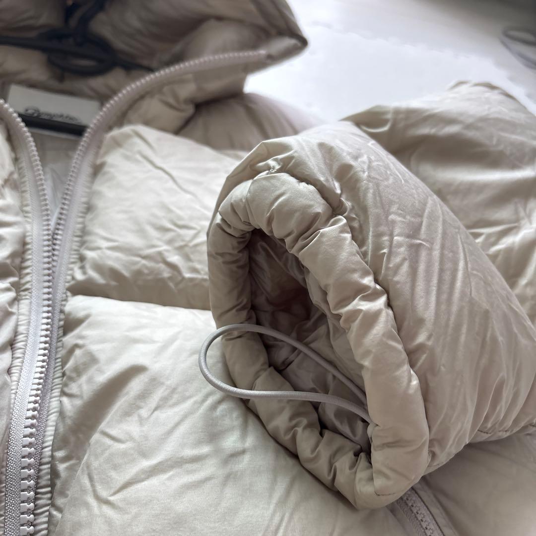 Gymplex ベージュ ダウンベスト フード付き