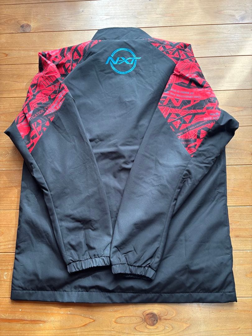 （未使用）ミズノ　ブレスサーモウィンドブレーカー