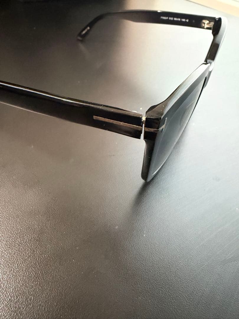 トムフォードサングラス　TF502-F 要レンズ交換