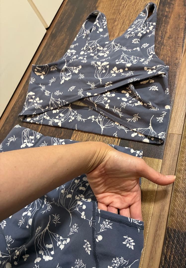 極美　emmi yoga エミヨガ　ヨガウェア　バッグクロス　ブルーグレー