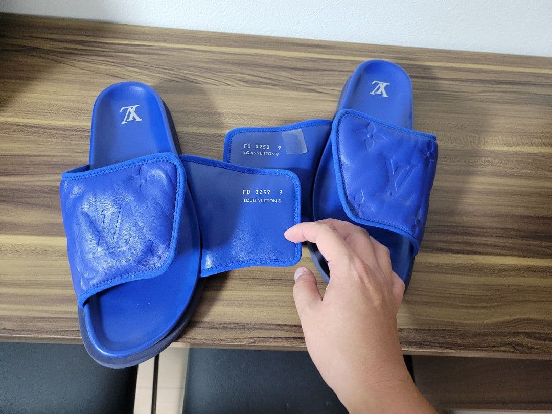 ヴィトン　サンダル　青色