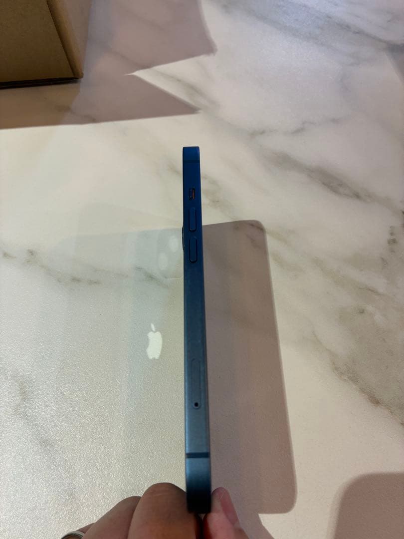 【美品】Apple iPhone 13 ブルー 本体と箱