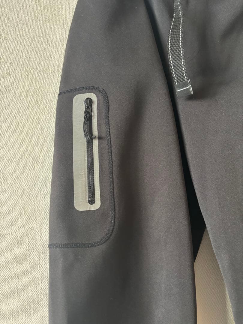 アンドワンダー ストレッチシェルパンツ