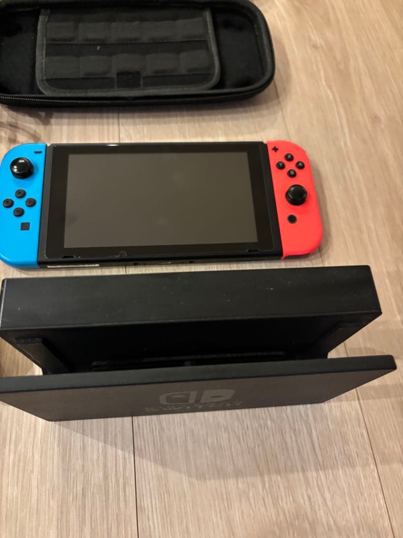 Nintendo Switch 本体 青/赤 Joy-Con・付属品付き