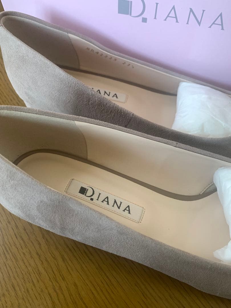 タグ付新品未使用　DIANA 23.5 フラットシューズ　パンプス