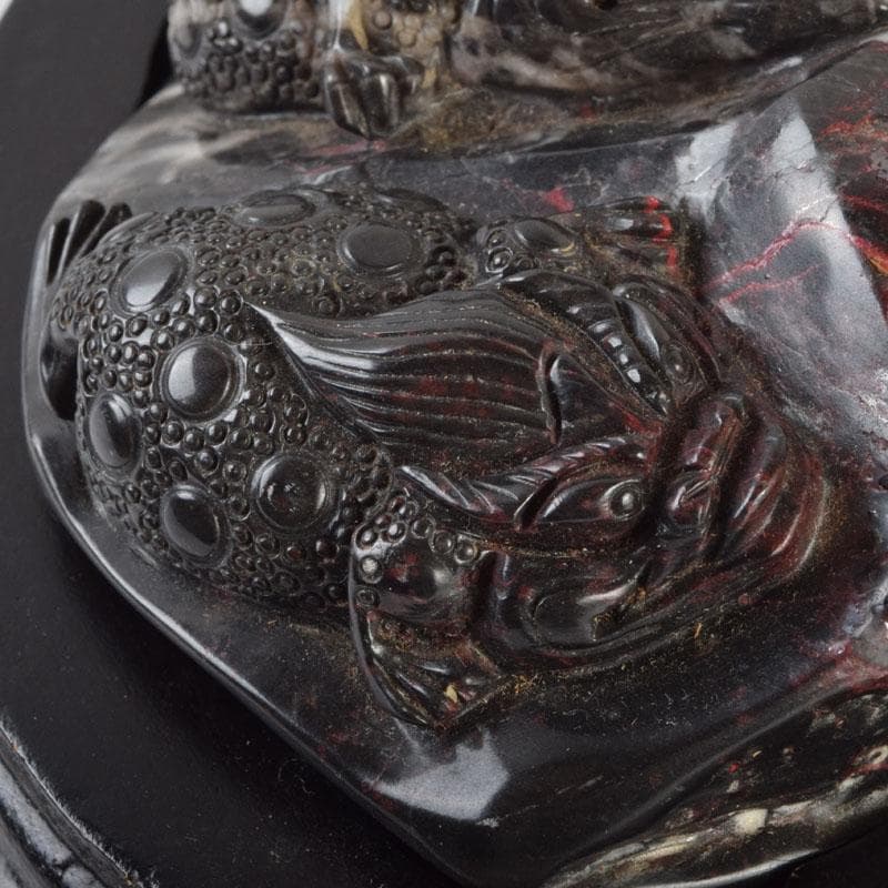 中国　玉石鶏血石彫刻　神獣　置物　唐木台付　C　9211