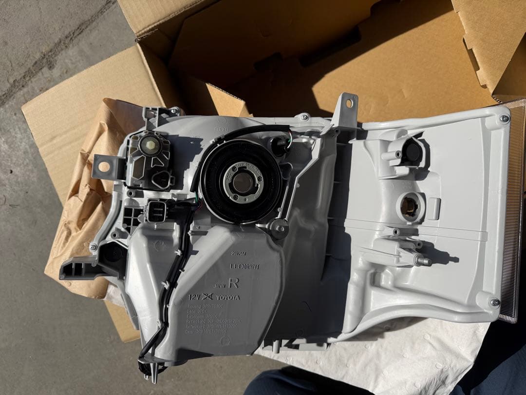 ハイエーススーパーGL GDH201 ダークプライム ヘットライト