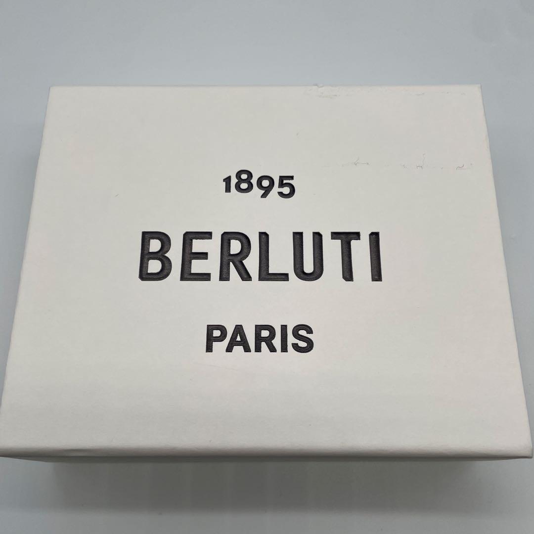 未使用　ベルルッティ BERLUTI シルク ハンカチ ブラウン フォーマル可
