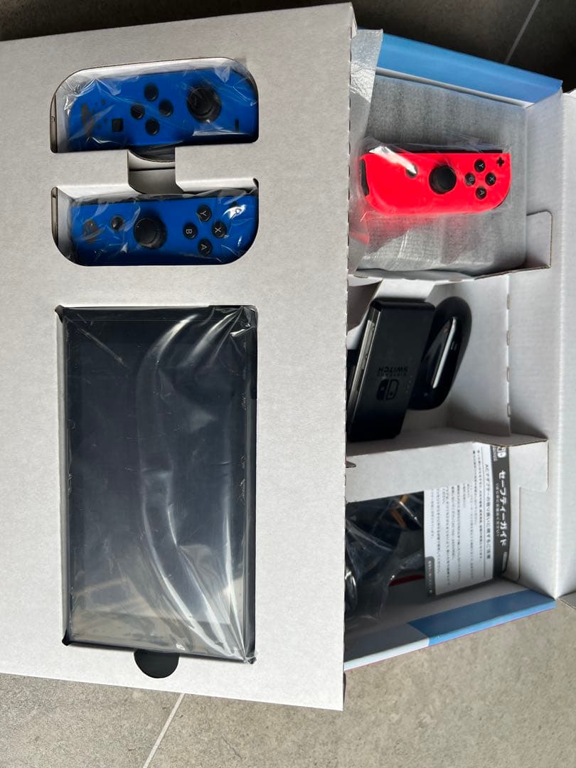 任天堂　Switch ドラクエエディション　本体