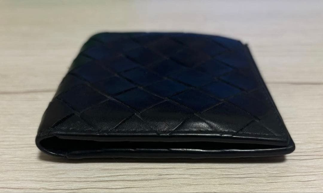 【美品】Bottega Veneta ブラック 二つ折り財布