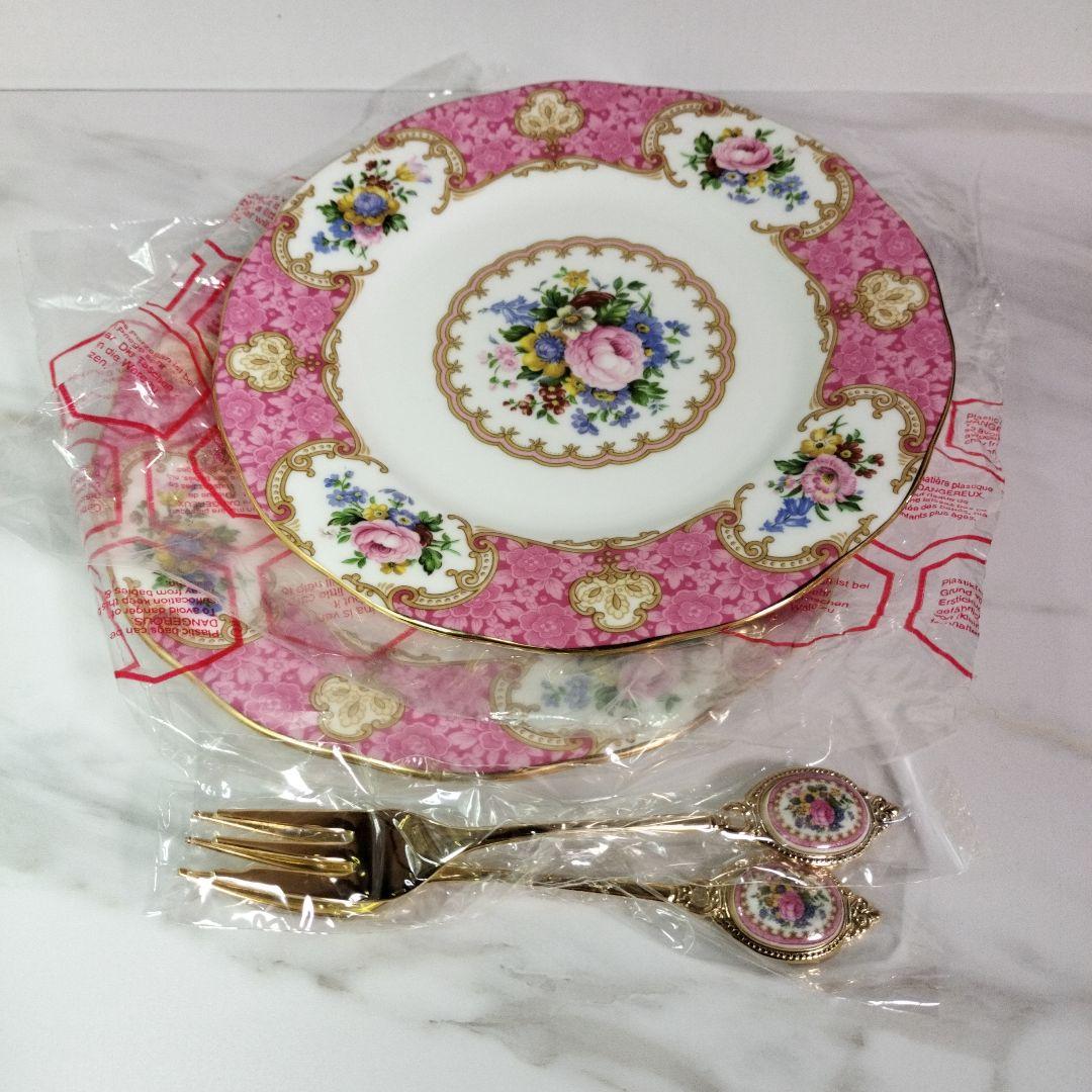 ♥ロイヤルアルバート　レディカーライル♥プレート2枚＆フォーク2本