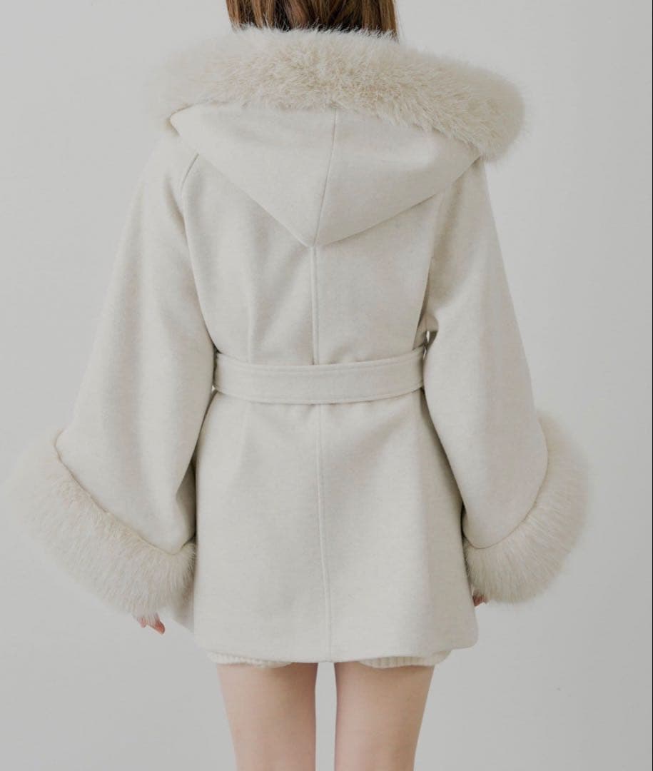 Chico ファー付きフード襟マルチwayケープコート アイボリー F