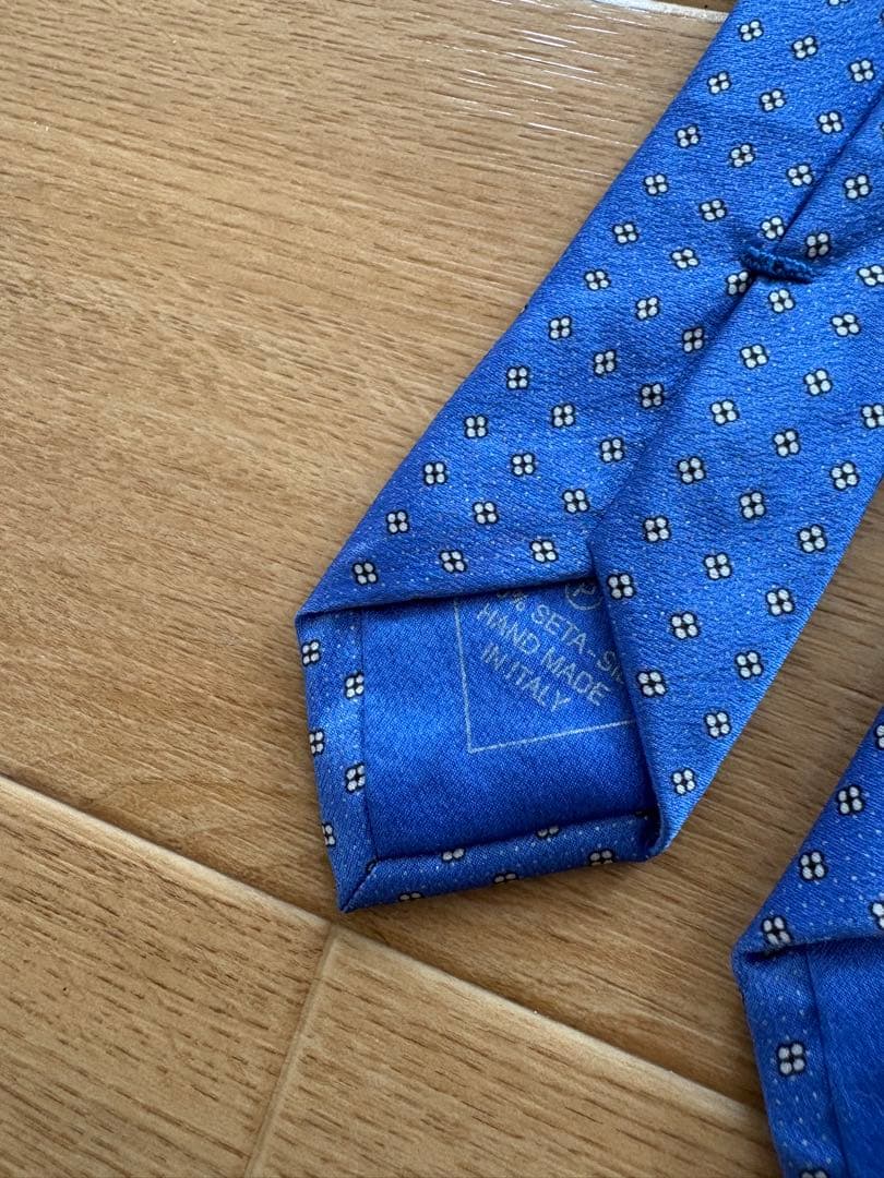 未使用　ブリオーニ　イタリア製　ネクタイ　小紋柄　ブルー系