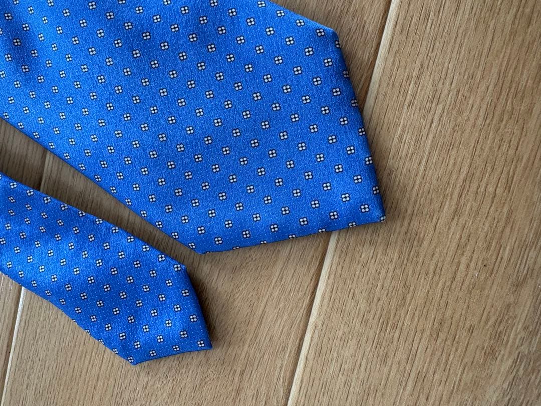 未使用　ブリオーニ　イタリア製　ネクタイ　小紋柄　ブルー系