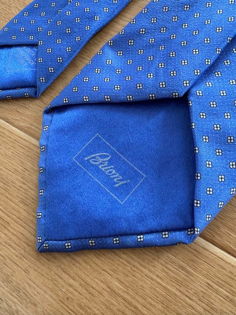 未使用　ブリオーニ　イタリア製　ネクタイ　小紋柄　ブルー系