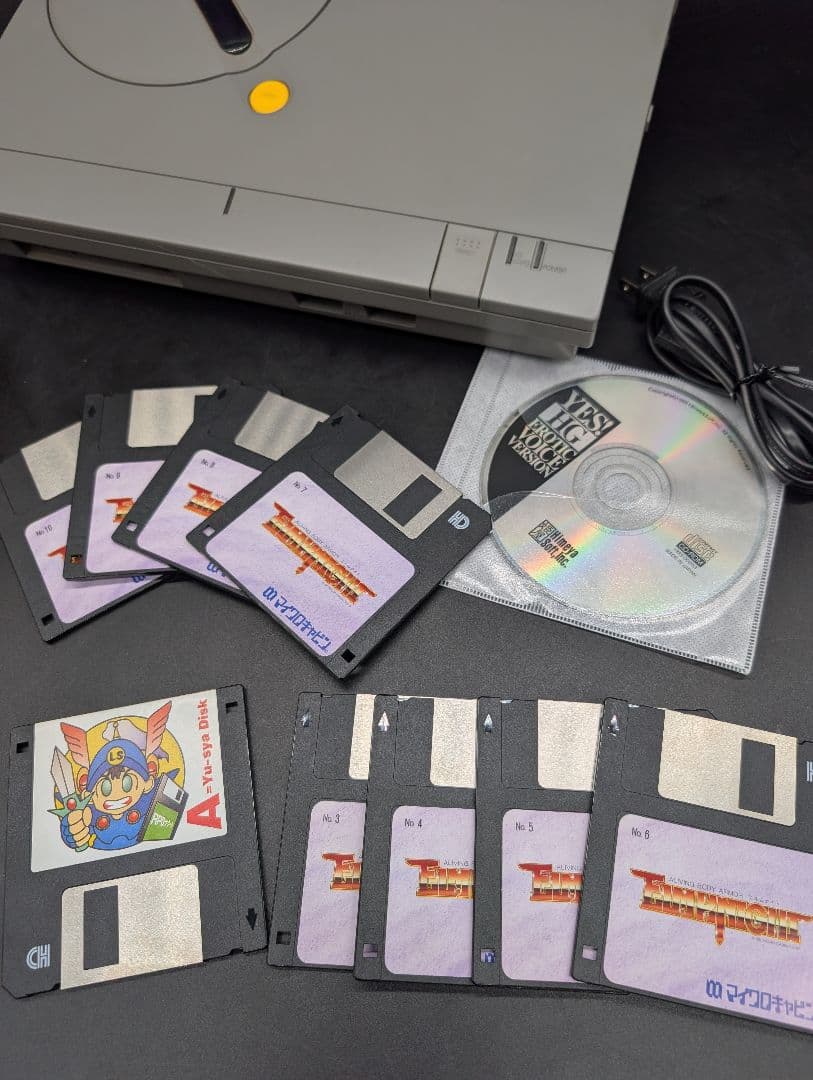 【外装比較的綺麗】FM TOWNS MARTY2 本体　現状品