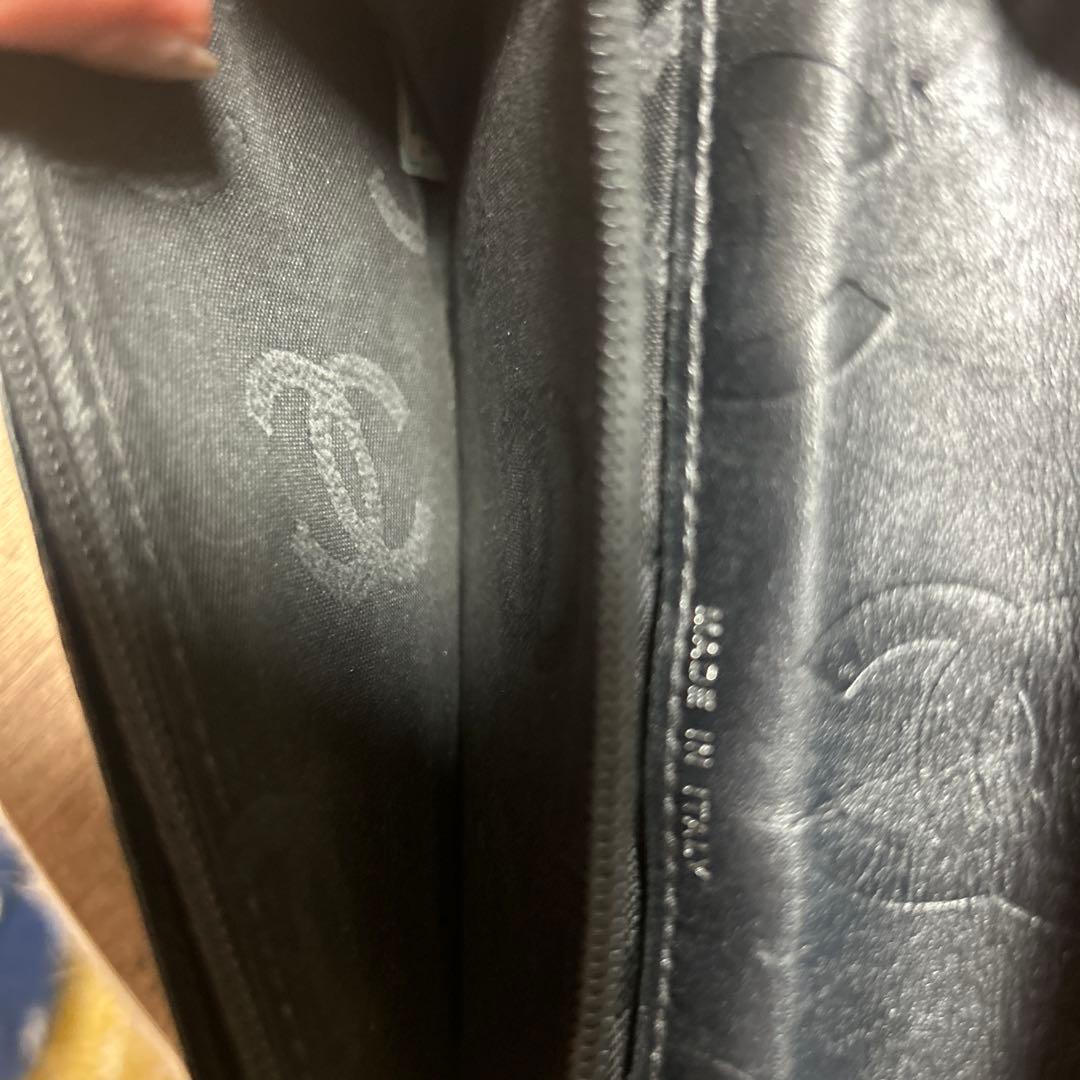 〝緊急値下げ〟 CHANEL二つ折財布