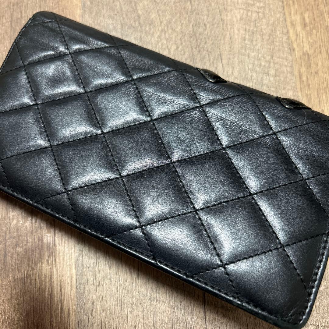 〝緊急値下げ〟 CHANEL二つ折財布