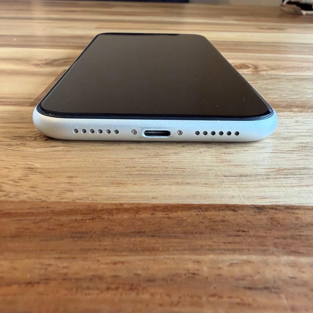 猫*様 iphone11（ホワイト128GB） ※simフリー・箱あり