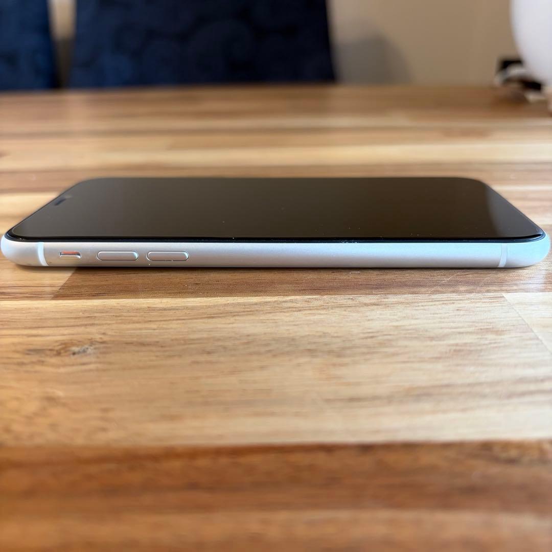 猫*様 iphone11（ホワイト128GB） ※simフリー・箱あり