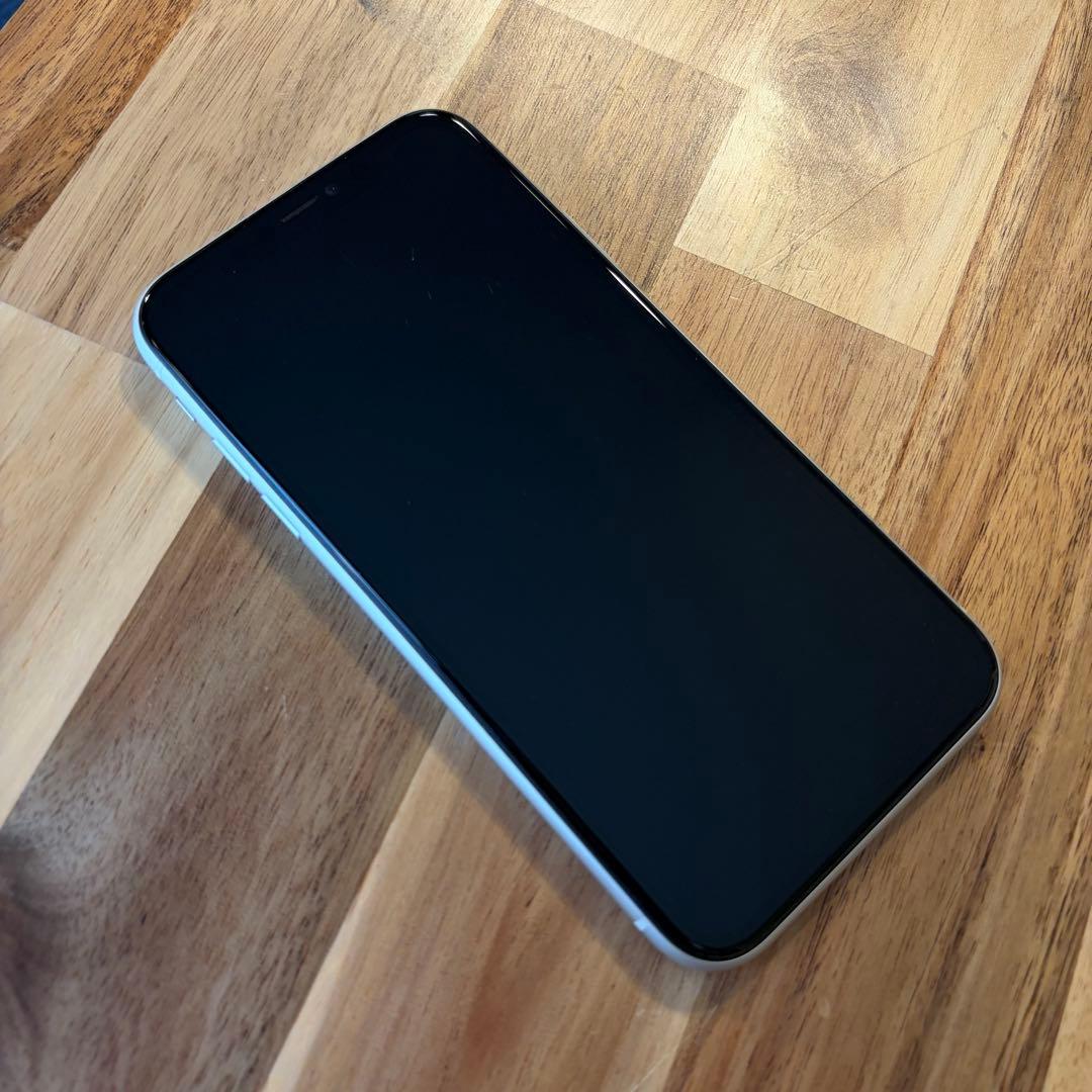 猫*様 iphone11（ホワイト128GB） ※simフリー・箱あり