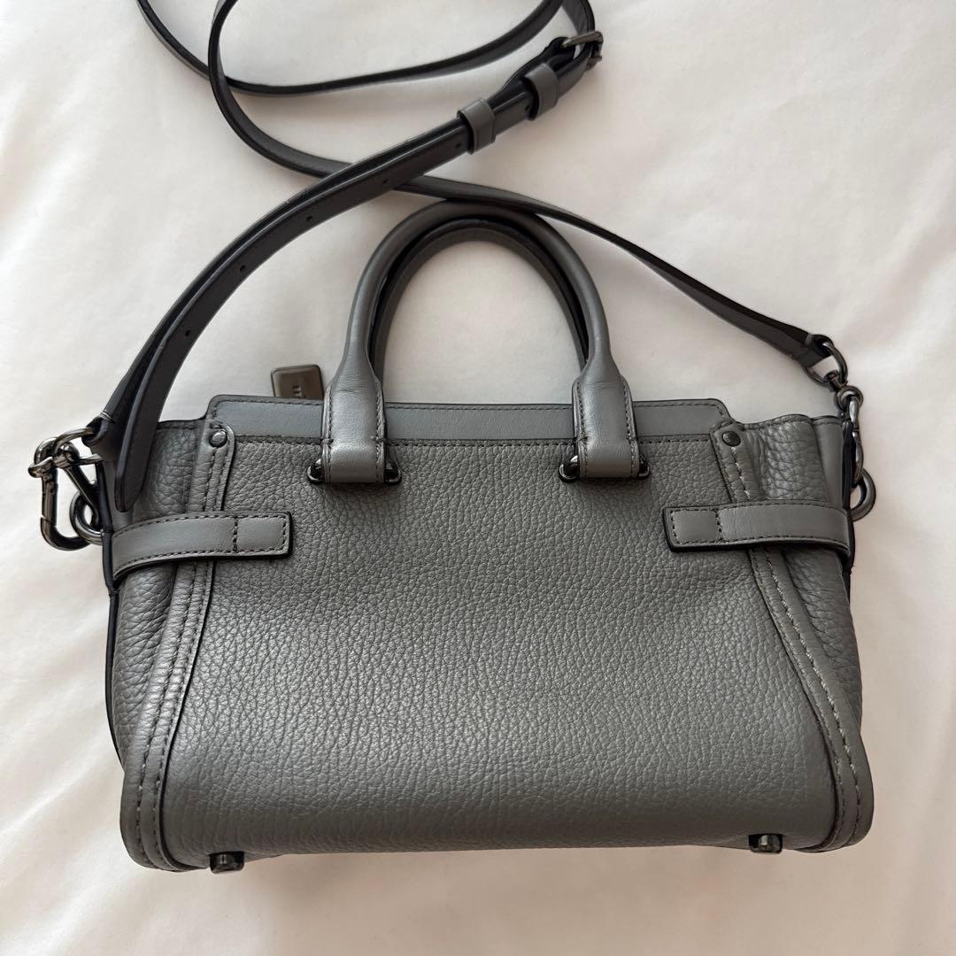 coach スワッガー　グレー
