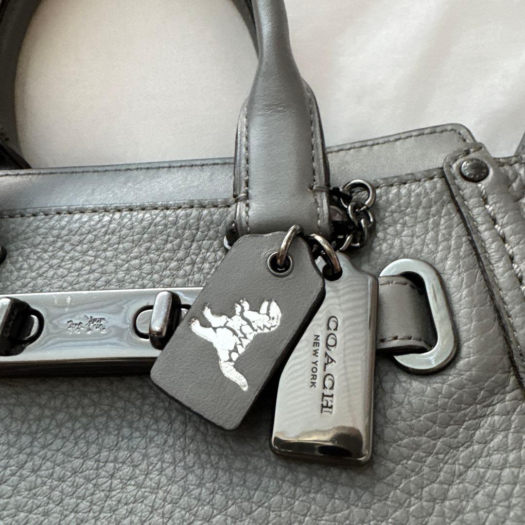 coach スワッガー　グレー